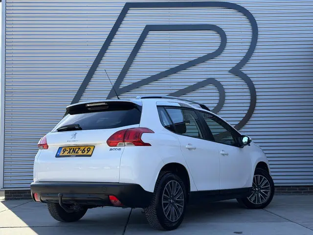 Peugeot 2008 1.2 PureTech Active 2e Eigenaar|Navi|Pano|D-riem v.v. in 2024|Clima|Cruise|PDC|N.A.P|AP...