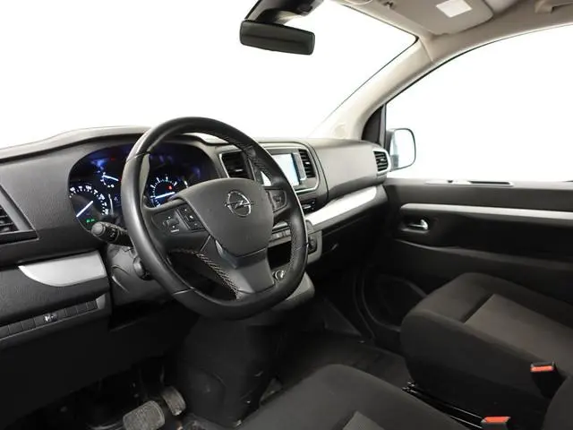 Opel Vivaro 145pk Automaat L3H1 Edition Dubbele Cabine Airco Cruise control Navigatie Trekhaak Carpl...