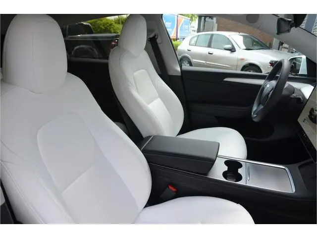 Tesla Model Y RWD 58 kWh LFP accu, AutoPilot3.0 Ryzen, Wit interieur