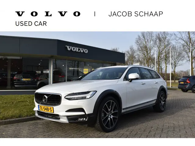 Volvo V90 Cross Country T5 AWD 250PK Automaat Pro | Carplay | Panodak | BLIS | 360 Camera | ACC | Ke...