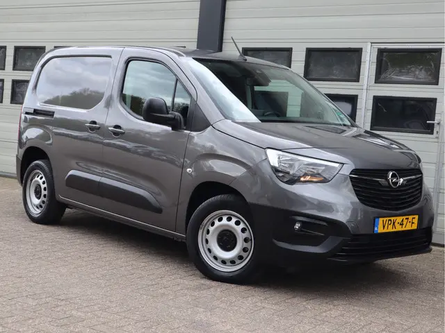 Opel Combo 1.5D 131pk Euro 6 Automaat - Airco - Cruise - Trekhaak