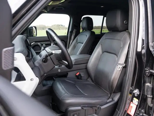 Land Rover Defender 110 2.0 P400e S | Black Pack | Leder interieur | Wit Dak | Adaptive Cruise | Col...