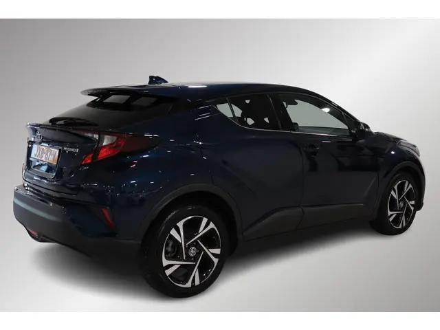 Toyota C-HR 1.8 Hybrid Style, Limited, NAVI, BSM, Apple Carplay / Android Auto, Keyless, Camera!