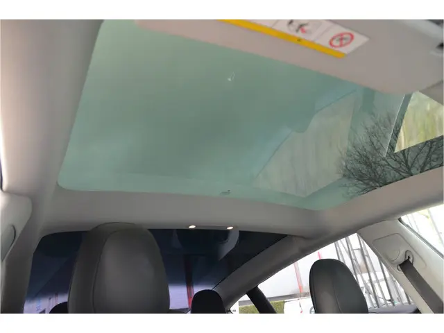 Tesla Model 3 Standard Plus RWD 60 kWh Trekhaak (1.000kg), Enhanced AutoPilot3.0+FSD (twv 7.500,-)