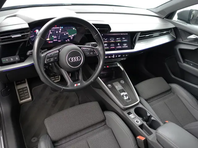 Audi A3 Sportback 35 TFSI S Competition Aut- Sport Interieur, Sfeerverlichting, Xenon Led Matrix, Ca...