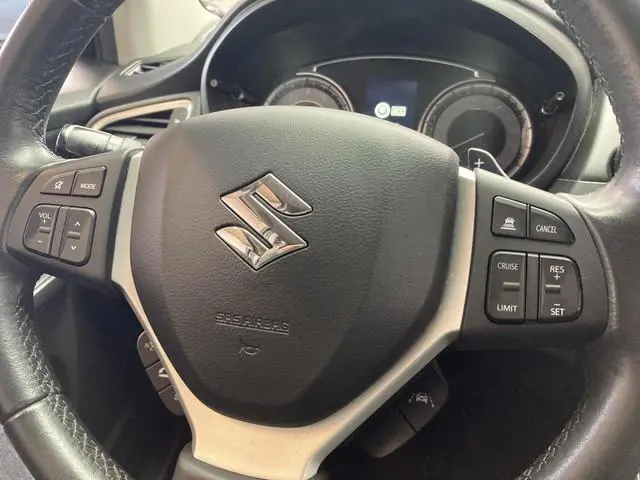 Suzuki S-Cross