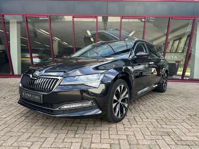 ŠKODA Superb Combi 1.5 TSI ACT Business Edition Plus | Trekhaak | ACC | Carplay | Navi | Stoel/Stuur...