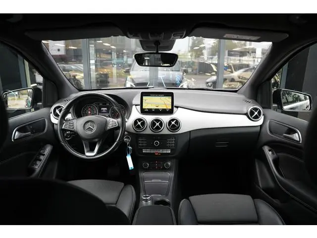 Mercedes-Benz B-klasse 200 Ambition Stoelverwarming LED Cruise Control Leer/Stof