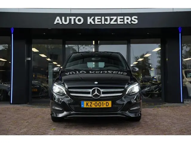 Mercedes-Benz B-klasse 200 Ambition Stoelverwarming LED Cruise Control Leer/Stof