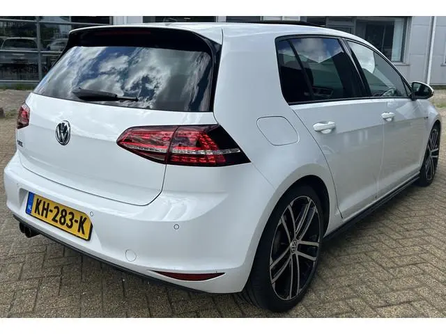 Volkswagen Golf 1.4 TSI GTE ACC | PANO | STOELVERW | CAMERA | STOELVERWARMING | NAP | 18 INCH | NIEU...
