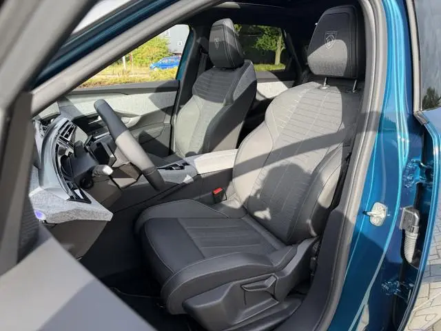 Peugeot e-3008 GT Long Range 230 97 kWh