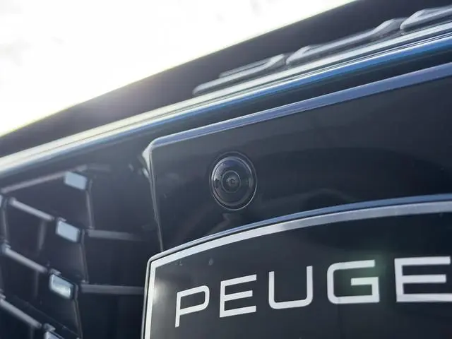 Peugeot e-3008