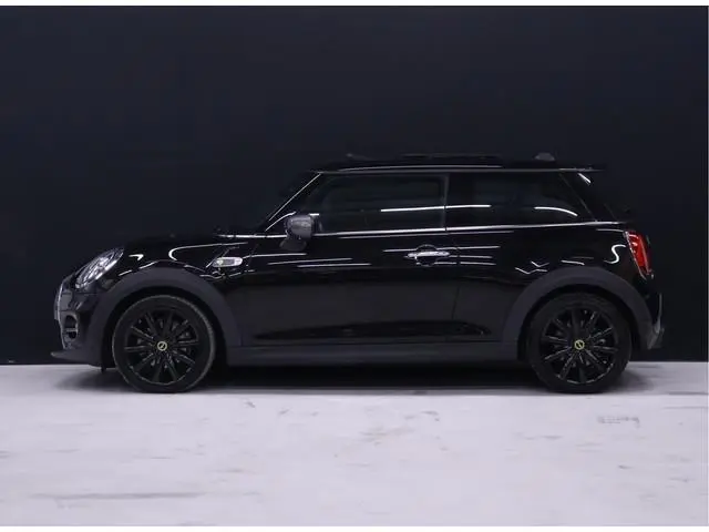 MINI Electric Yours 33 kWh [SCHUIFDAK, APPLE CARPLAY, CAMERA, HARMAN KARDON, STOELVERWARMING, SPORTS...