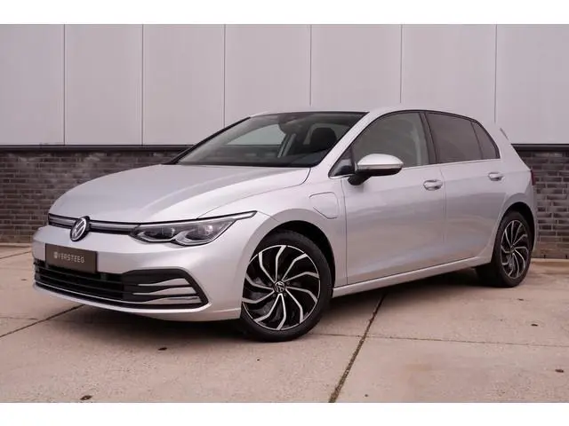 Volkswagen Golf 1.4 eHybrid Style PHEV | Elek. Trekhaak | IQ-Light | Carplay | Memory | Navi | Sfeer...