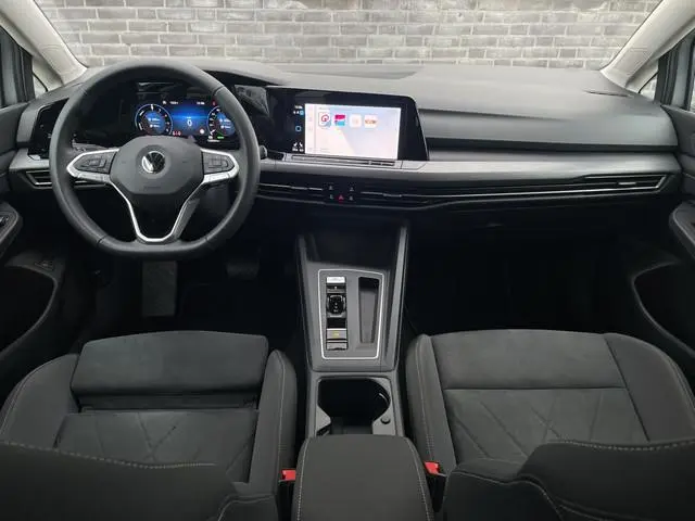 Volkswagen Golf 1.4 eHybrid Style PHEV | Elek. Trekhaak | IQ-Light | Carplay | Memory | Navi | Sfeer...