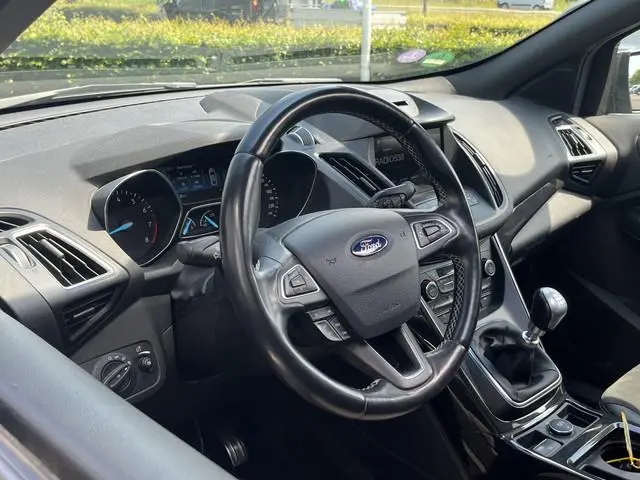 Ford Kuga 1.5 EcoBoost ST Line 150pk/110kW 6-bak | Panodak | Trekhaak | Elek. achterklep | Bi-Xenon...