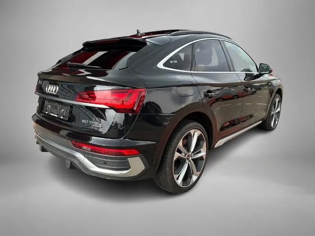 Audi Q5 Sportback 50 TFSIe 299pk S-tronic S edition  · Camera · Panoramadak · Apple/Android Car Play...