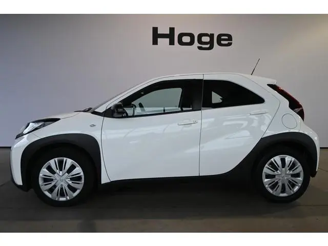 Toyota Aygo X 1.0 VVT-i MT Play Nap! Airco Adaptieve Cruise Camera CarPlay 1e Eigenaar! Inruil Mogel...