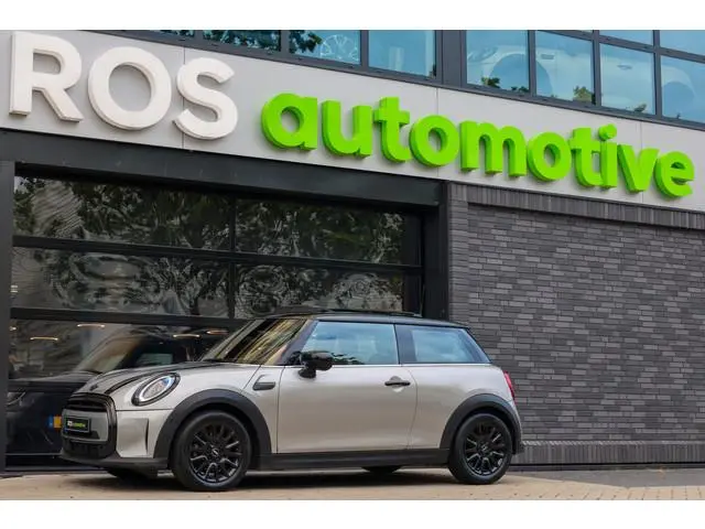 MINI 3-Deurs 1.5 Cooper Classic | PANO | HUD | CAMERA | KEYLESS | LEDER |