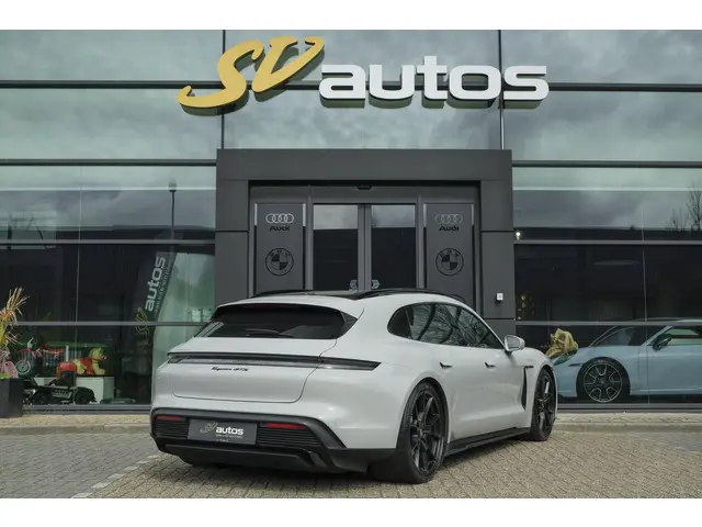 Porsche Taycan Sport Turismo GTS 598pk 93 kWh Panoramadak *SOH 93%* *incl BTW* Bijrijdersdisplay Rea...