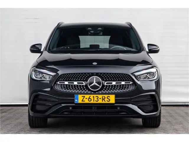 Mercedes-Benz GLA-klasse 180 AMG Nightpack, Widescreen, Distronic, Sfeerverlichting 2023
