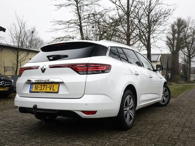 Renault Mégane Estate 1.3 TCe Intens 1e-Eig. & Keurig-Onderh. BOVAG-Garantie. NL-Auto.
