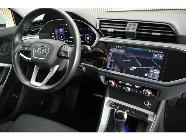 Audi Q3 45 TFSI e 245pk S-Tronic Pro Line Trekhaak Sportstoelen Stoelverwarming ACC Virtual Cockpit...