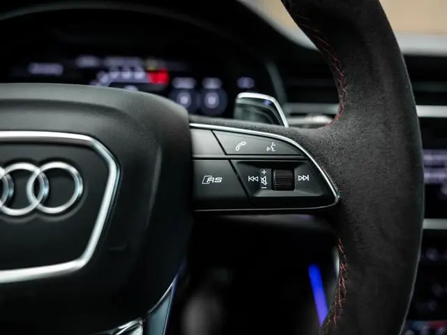 Audi RSQ8