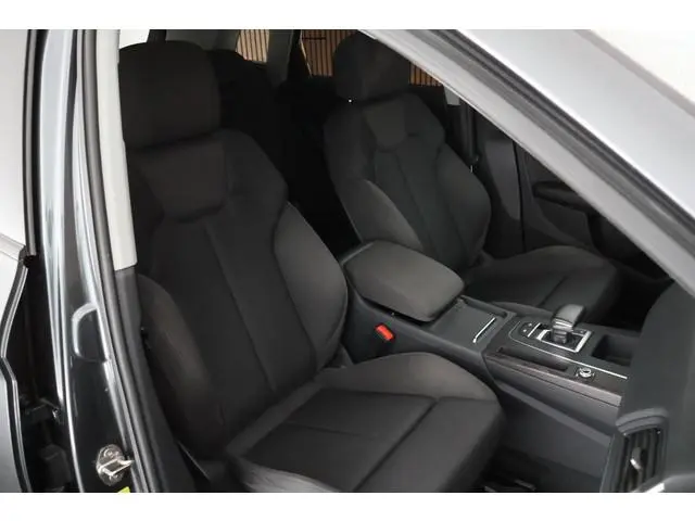Audi Q5 55 TFSI e 376pk S edition Trekhaak Camera Luchtvering Stoelverwarming Keyless Massage Naviga...