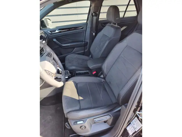 Volkswagen T-Roc 1.5 TSI 150pk DSG R-Line Edition Camera Trekhaak Navigatie Stoelverwarming LED Kopl...