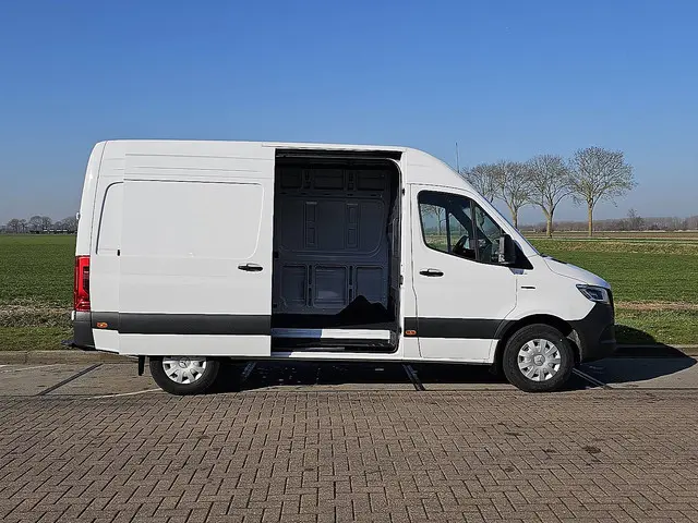 Mercedes-Benz eSprinter