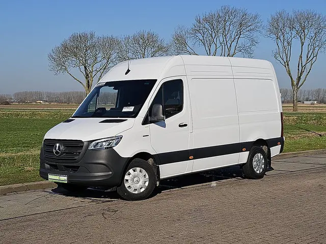 MERCEDES-BENZ ESPRINTER 320