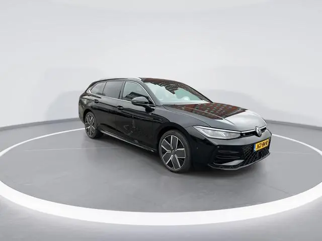 Volkswagen Passat Variant R-Line Edition 1.5 eHybrid 204 pk 6 versn. DSG · Multimedia pakket plus ·...