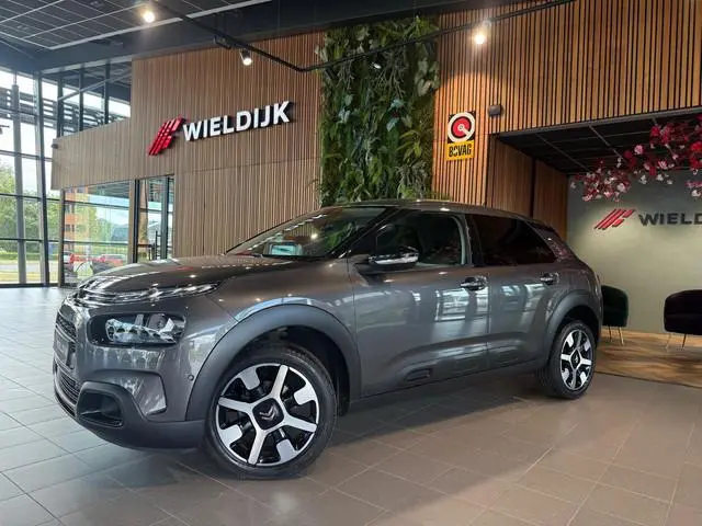 Citroen C4 Cactus 1.2 PureTech Shine Keyless camera trekhaak