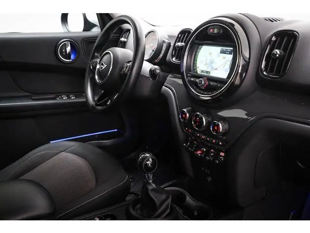 MINI Countryman 1.5 Cooper | CONNECTED | CLIMA | STOELVERWARMING | SFEERVERLICHTING | 18"