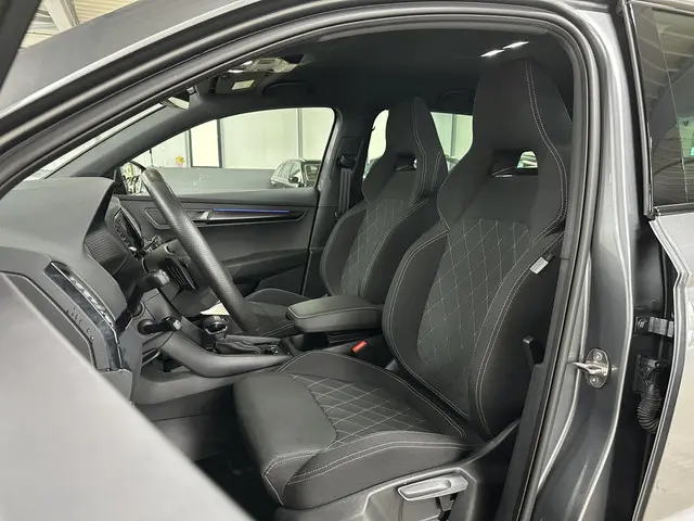 Škoda Karoq 1.5 TSI ACT Sportline Business DSG | Elek. Trekhaak | Navigatiepakket | ACC | Ambient Li...