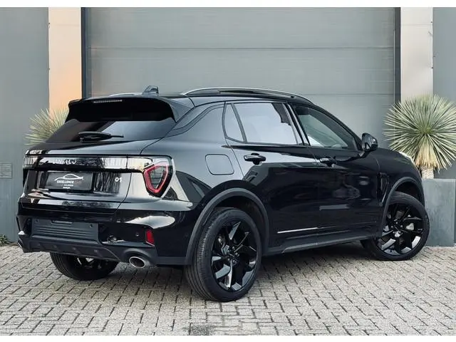 Lynk & Co 01