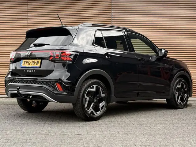 Volkswagen T-Cross 1.5 TSI R-Line Edition Dodehoek / Trekhaak / Carplay / Navi / Adapt. Cruise / Sto...