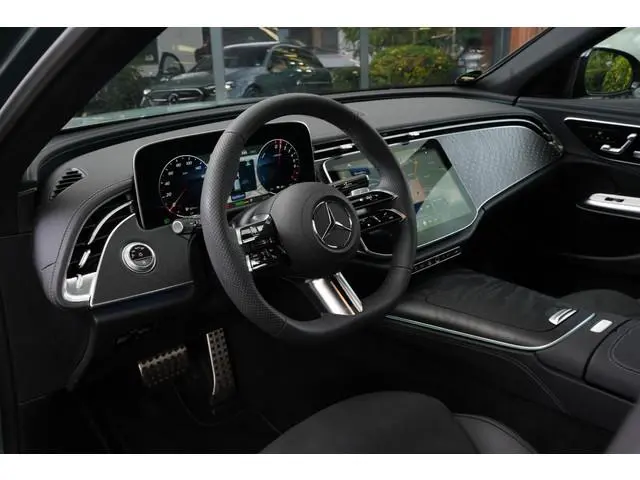 Mercedes-Benz E-klasse 300 e Business Solution AMG Panoramadak DIGITAL LIGHT 360 Camera Adapt. Cruis...