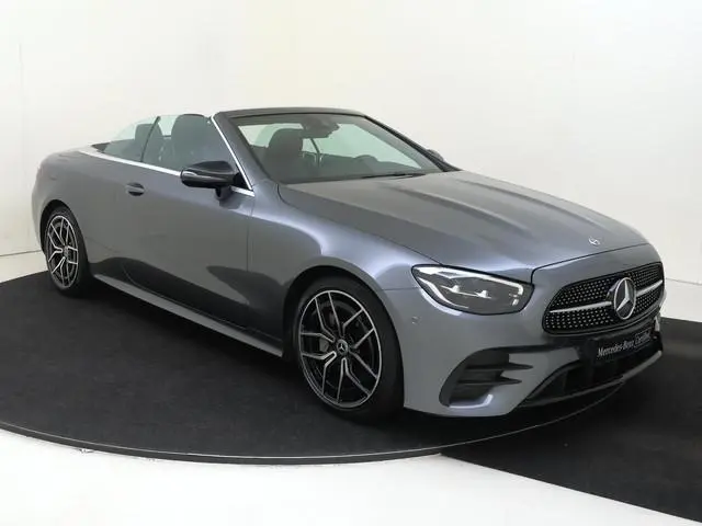 Mercedes-Benz E-klasse Cabrio 200 AMG Line Parkeercamera / Sfeerverlichting / Airscarf / Stoelverwar...