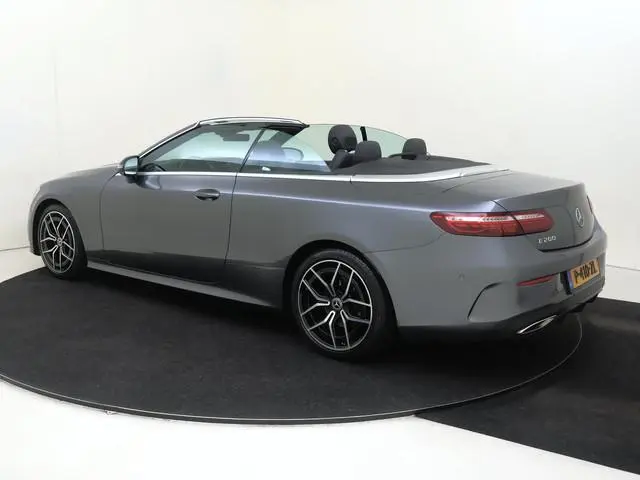 Mercedes-Benz E-klasse Cabrio 200 AMG Line Parkeercamera / Sfeerverlichting / Airscarf / Stoelverwar...