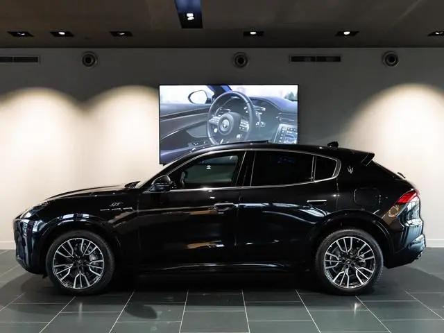 Maserati Grecale 2.0 MHEV GT 300pk | 2 jaar garantie | Stoel- en stuurverwarming | Leder | Panoramad...