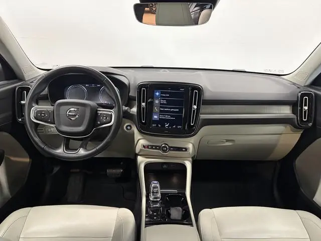 Volvo XC40 1.5 T3 163pk AUT Inscription Sunroof/ Leer/ Stoelverw./ Camera/ Donker glas