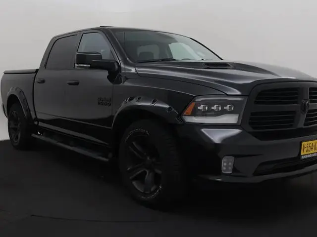 Dodge Ram 1500 5.7 V8 4x4 Quad Cab 6'4 Sport 1500 5.7 HEMI V8 4x4 Quad Cab 6'4 Sport | LPG | Schuif/...