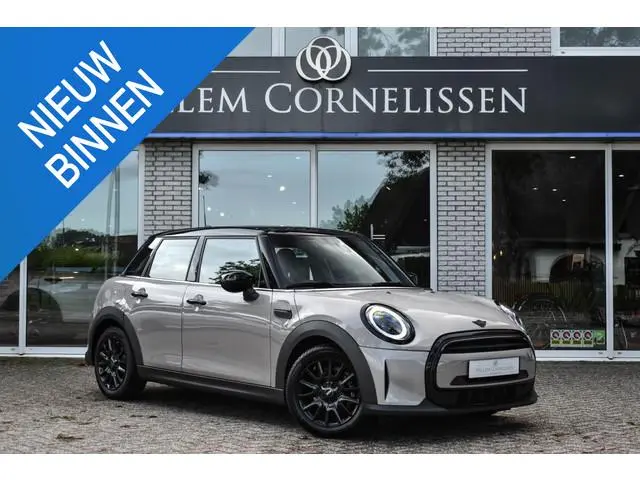 MINI 5-Deurs 1.5 Cooper Business Edition Clima Sportstoelen App