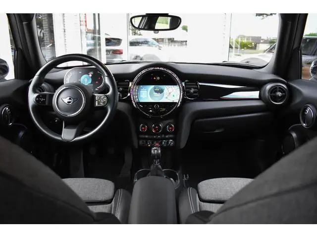 MINI 5-Deurs 1.5 Cooper Business Edition Clima Sportstoelen App