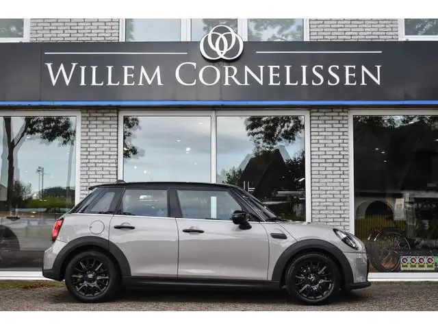 MINI 5-Deurs 1.5 Cooper Business Edition Clima Sportstoelen App