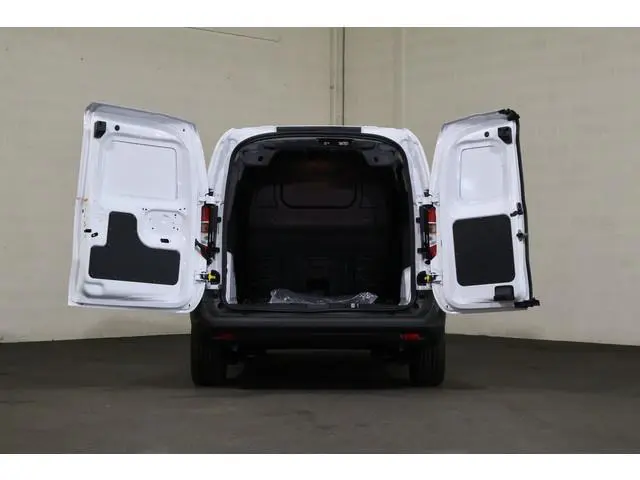 Ford E-Transit Courier