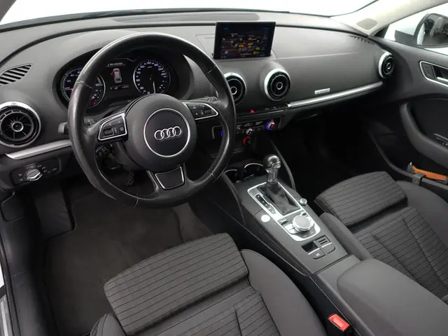 Audi A3 Sportback 1.4 e-tron PHEV Pro Line plus Aut- Nap 99dkm, Panoramadak, Xenon Led, Keyless, Sta...