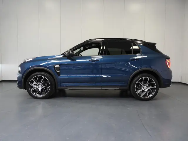 Lynk & Co 01 1.5 PHEV BlackLine ZWARTE HEMEL/360CAM/SCHUIFDAK/LED/20"LMV!